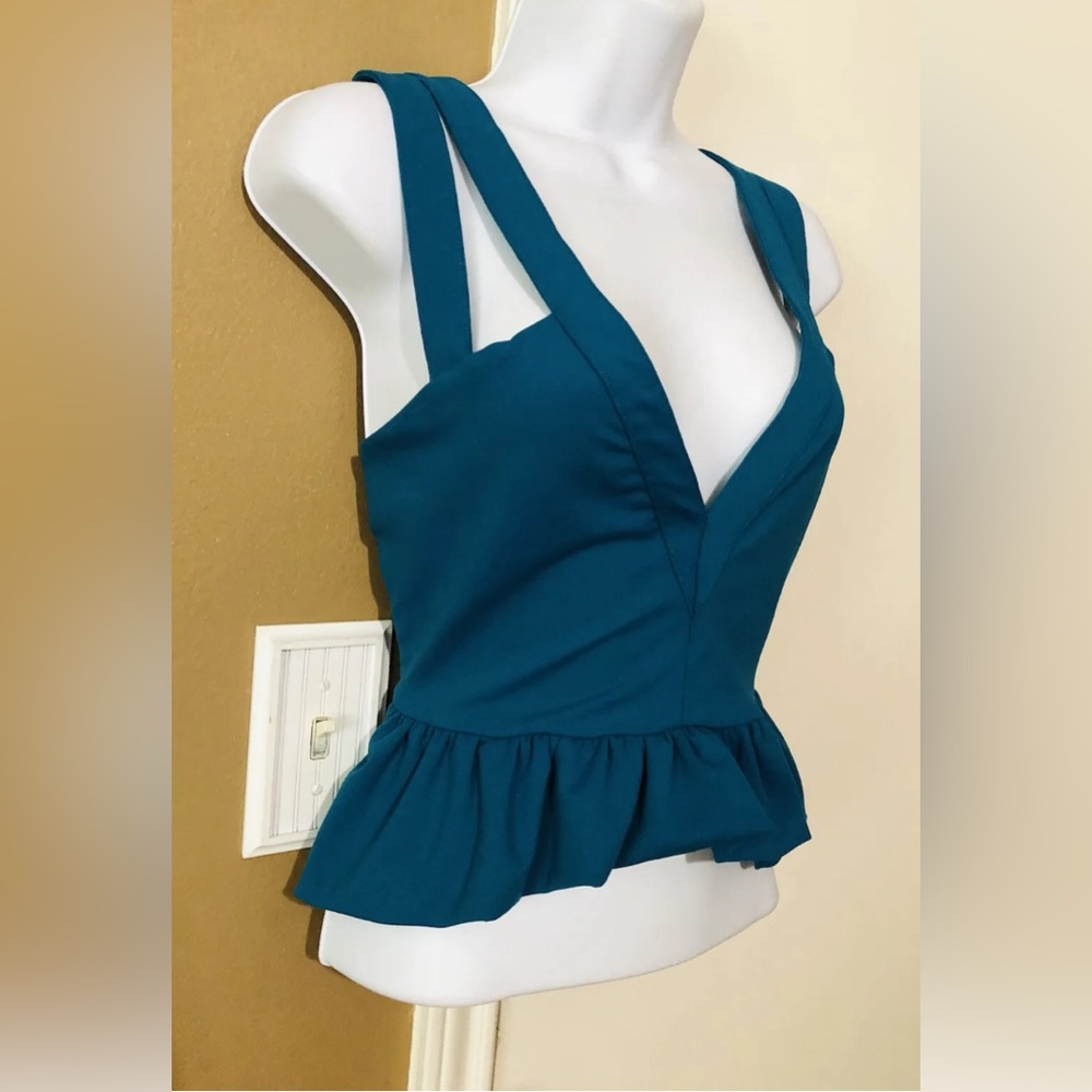 Bebe Size Small Teal Green Cutout V-Neck Ruffle Crop Top